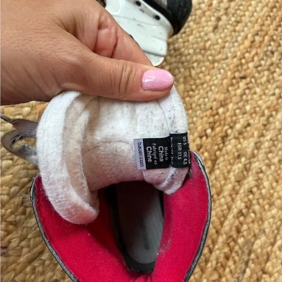 Bauer Vapor x4 Hockey Skates - kids size 5, Black, Red, and Gray - Picture 9 of 11